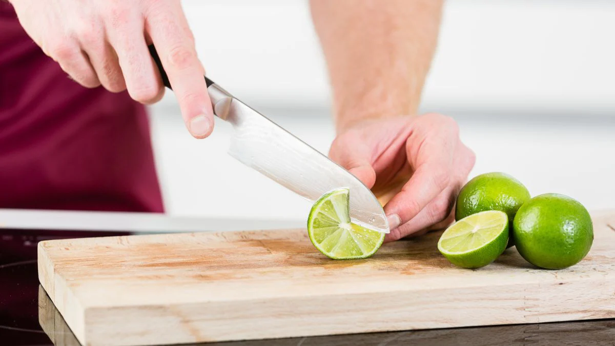 What is the Santoku knife for ?